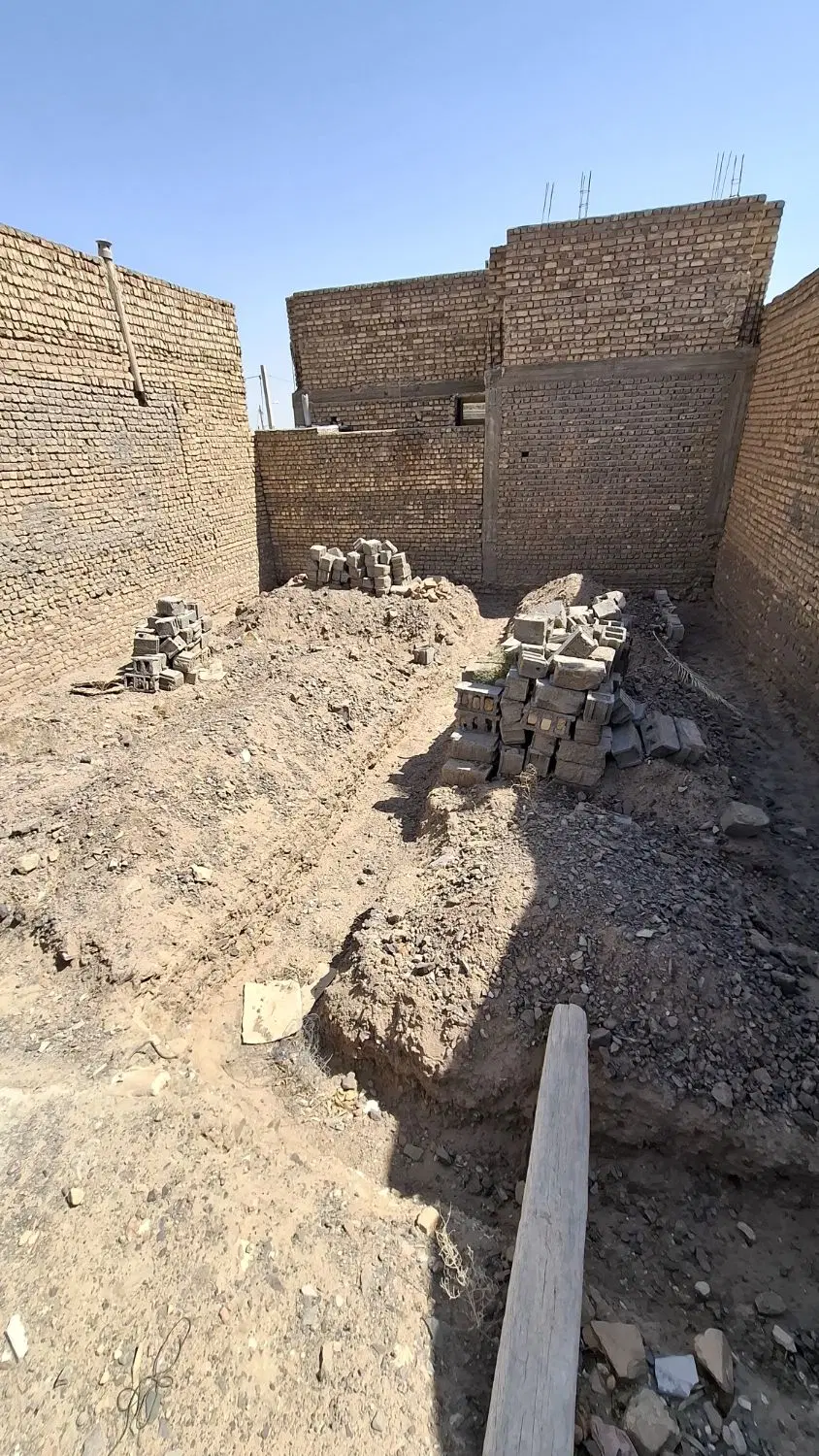 ۲۰۰متر زمین با پروانه مسکونی