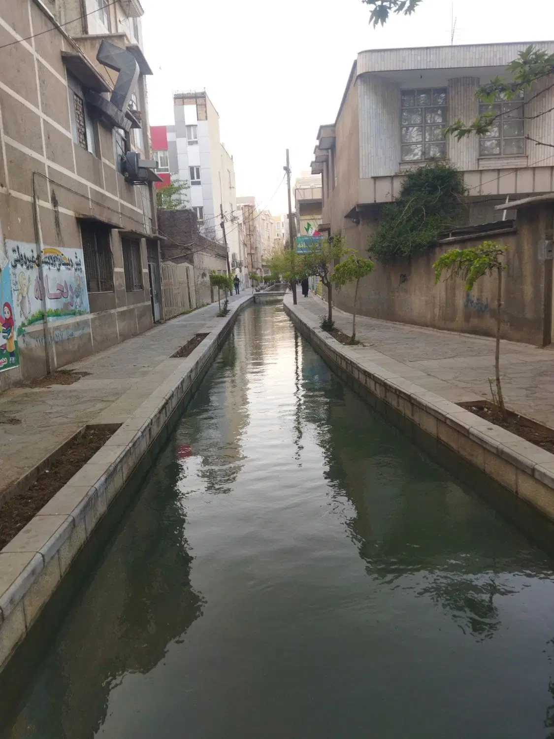 زمین تلوری پشت دیوارشرکت نفت