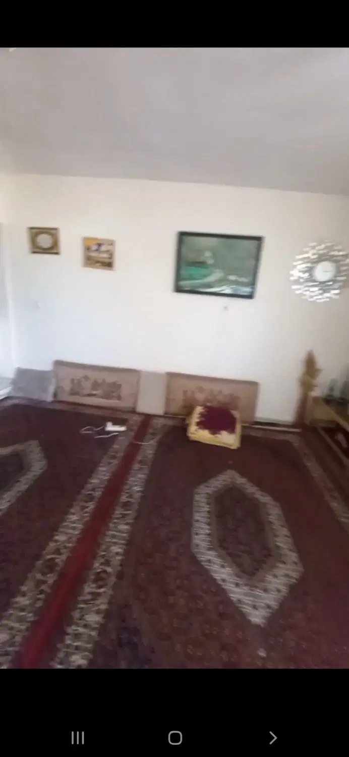 زیر زمین ۶۰ متر