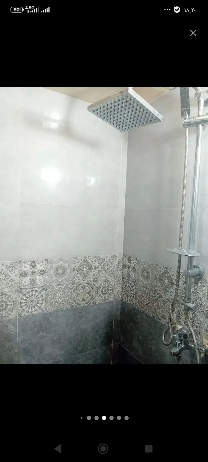 ویلایی در به ساختمان