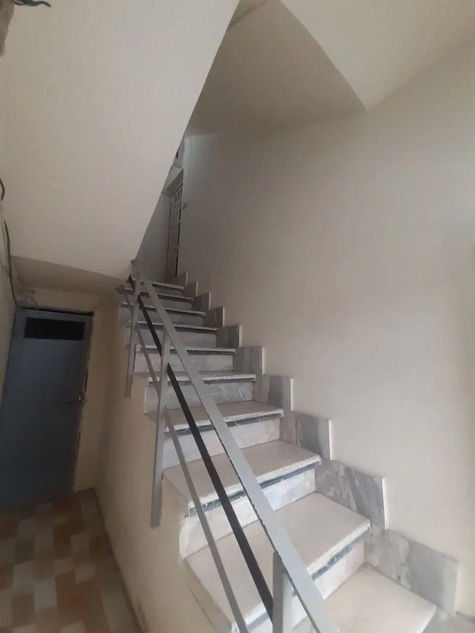 فروش یکجا مغازه با واحد در تختی