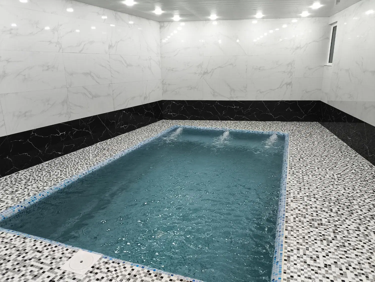 کلبه ی سوئیسی استخر دار گیسوم