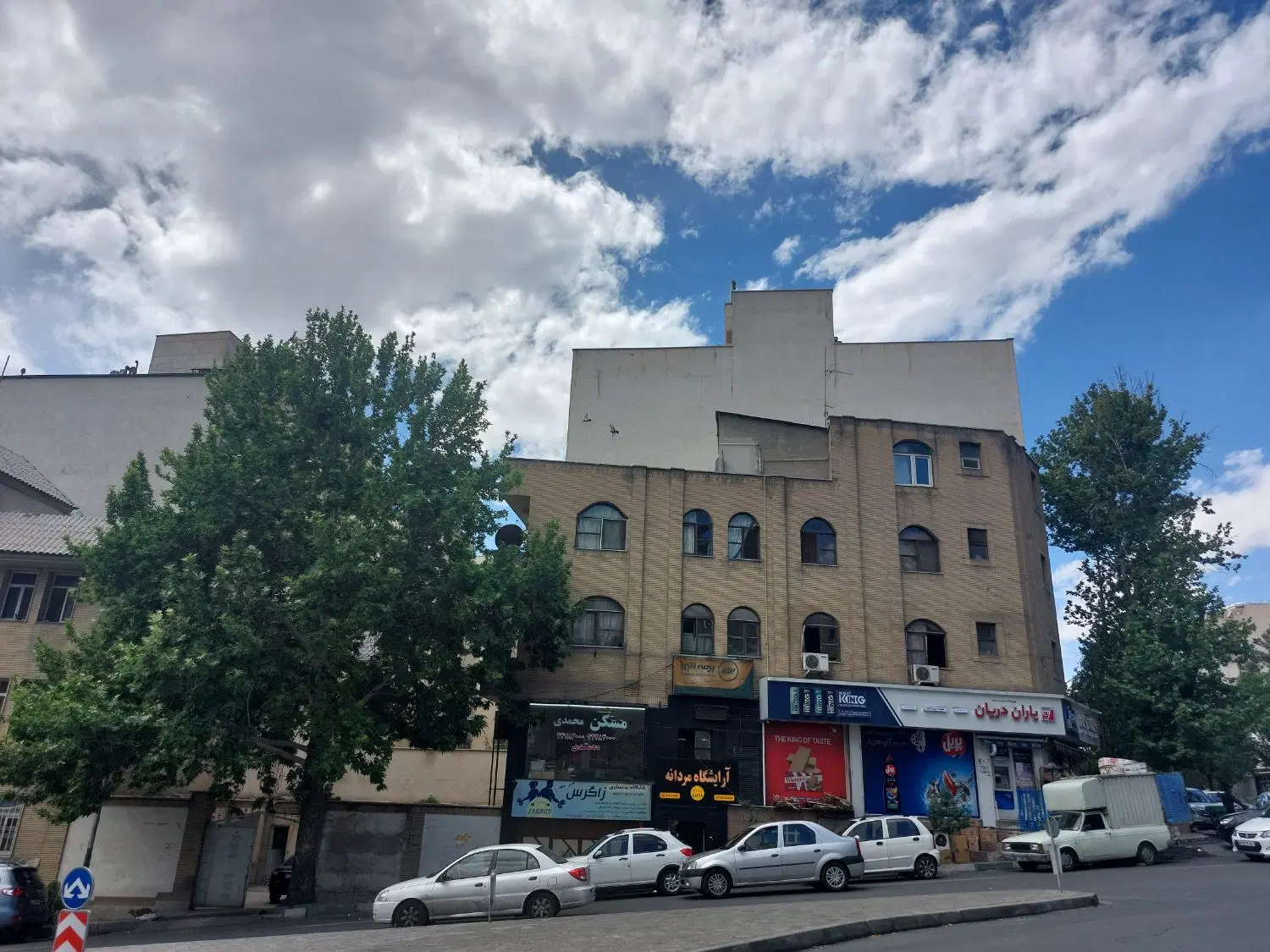 مرزداران۱۷۰متر_براصلی سپهر_۲۰سال سابقه بدنسازی