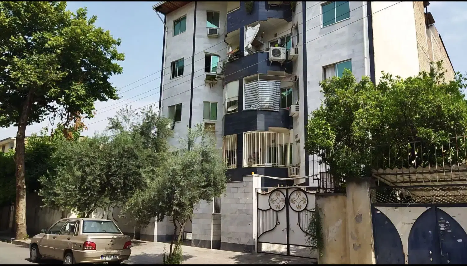 اپارتمان ۹۰ متری گلبرگ یک