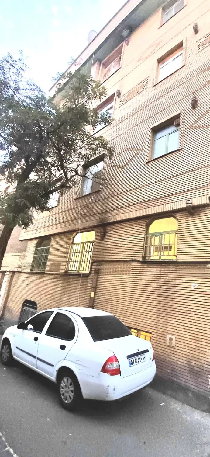 فروش ۴۰ متری تکواحدی دو نبش در حشمتیه