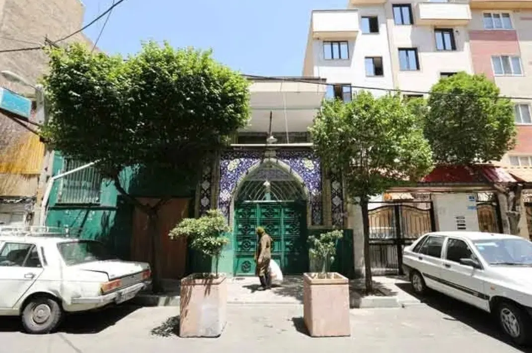 تسلیحات ، ۶۱ متر