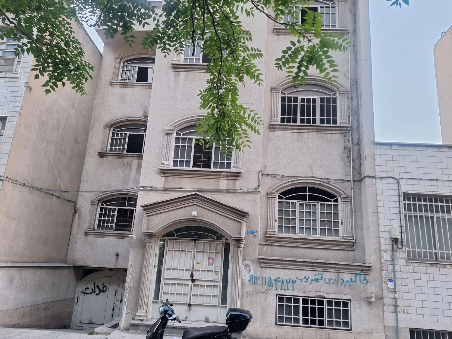 ۲۲۰ متر جنوبی  ۳ خواب