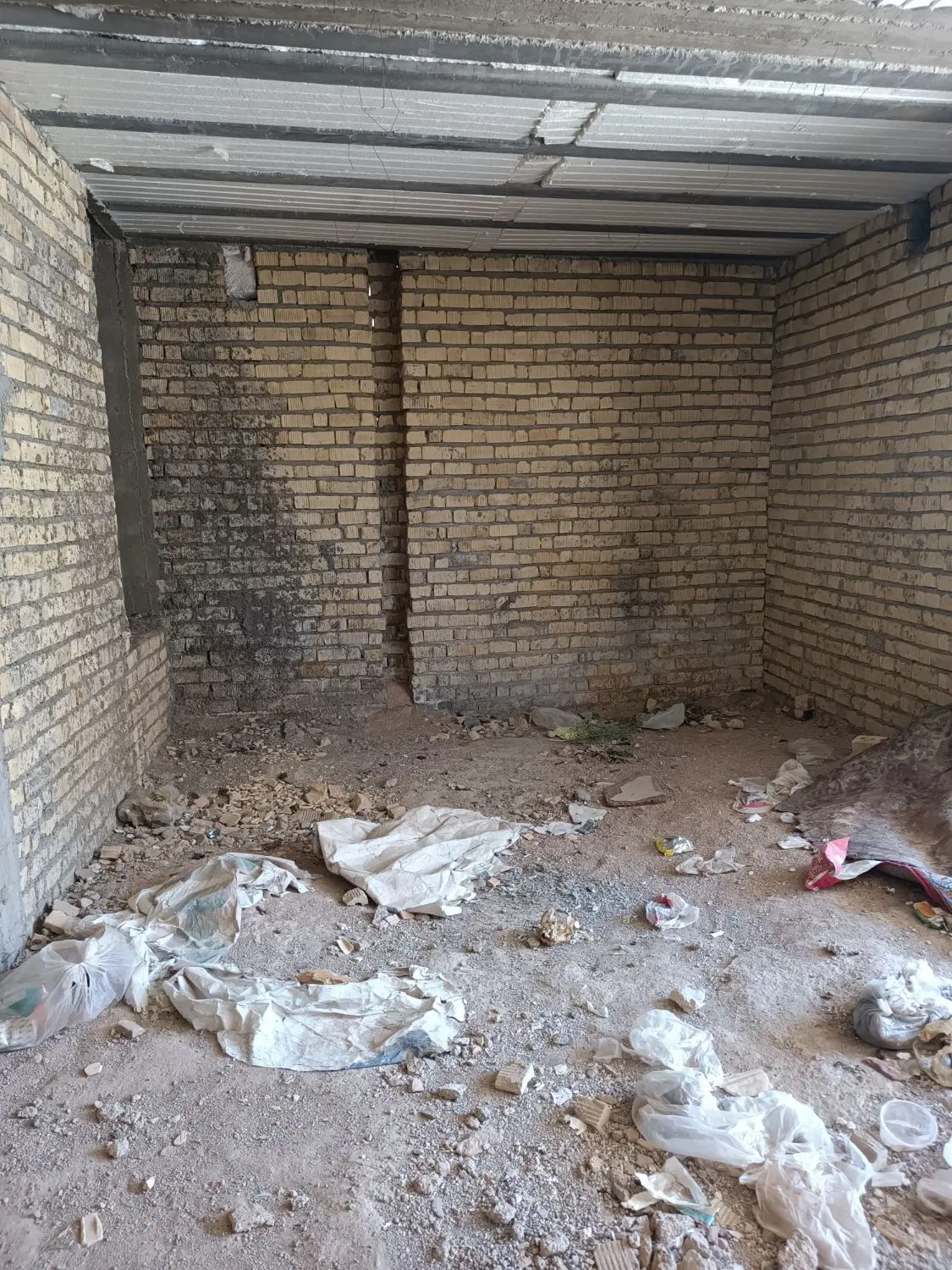 اسکلت همکف حیاط دار