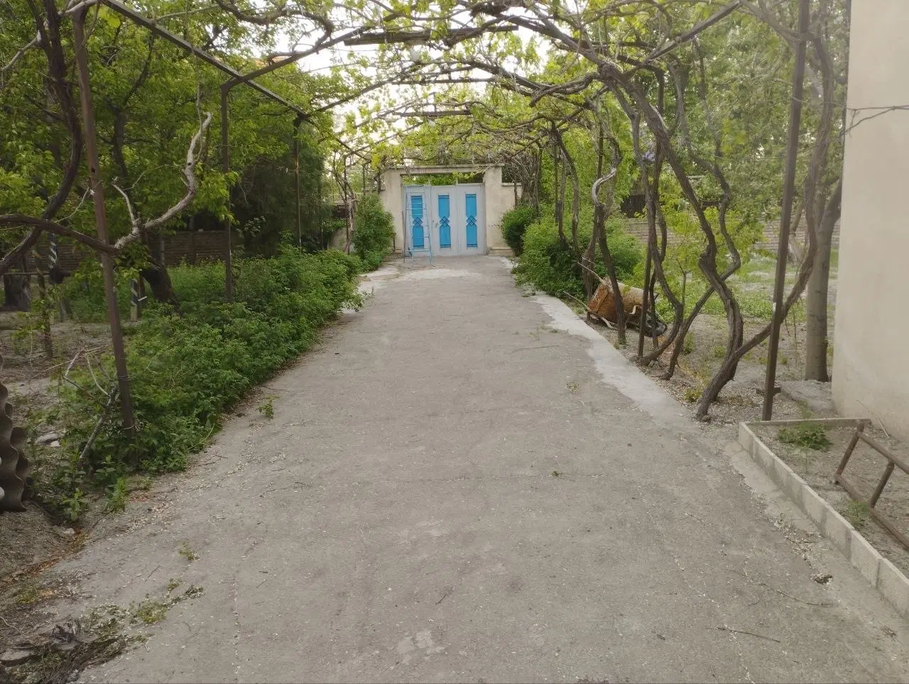 ملک دارای سوله،کارگاه و خانه ویلایی