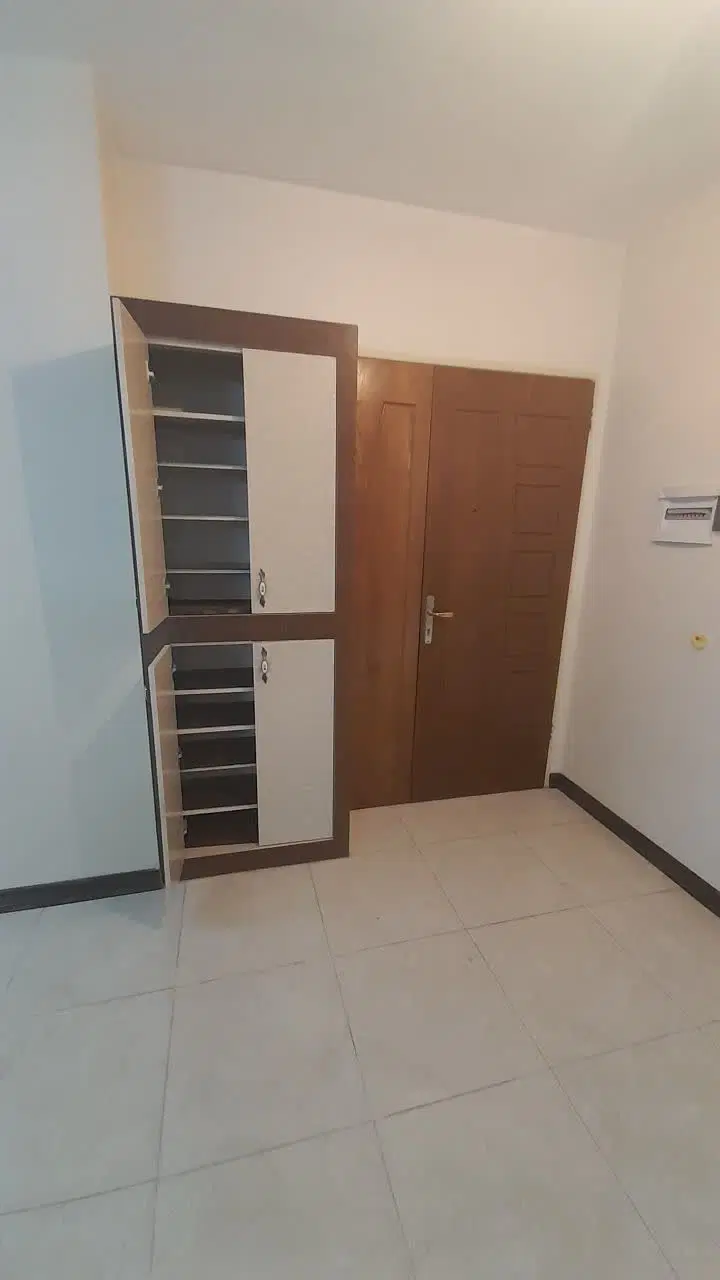 آپارتمان ۱۱۴ متری۲خواب نزدیک به خیابان امام خمینی