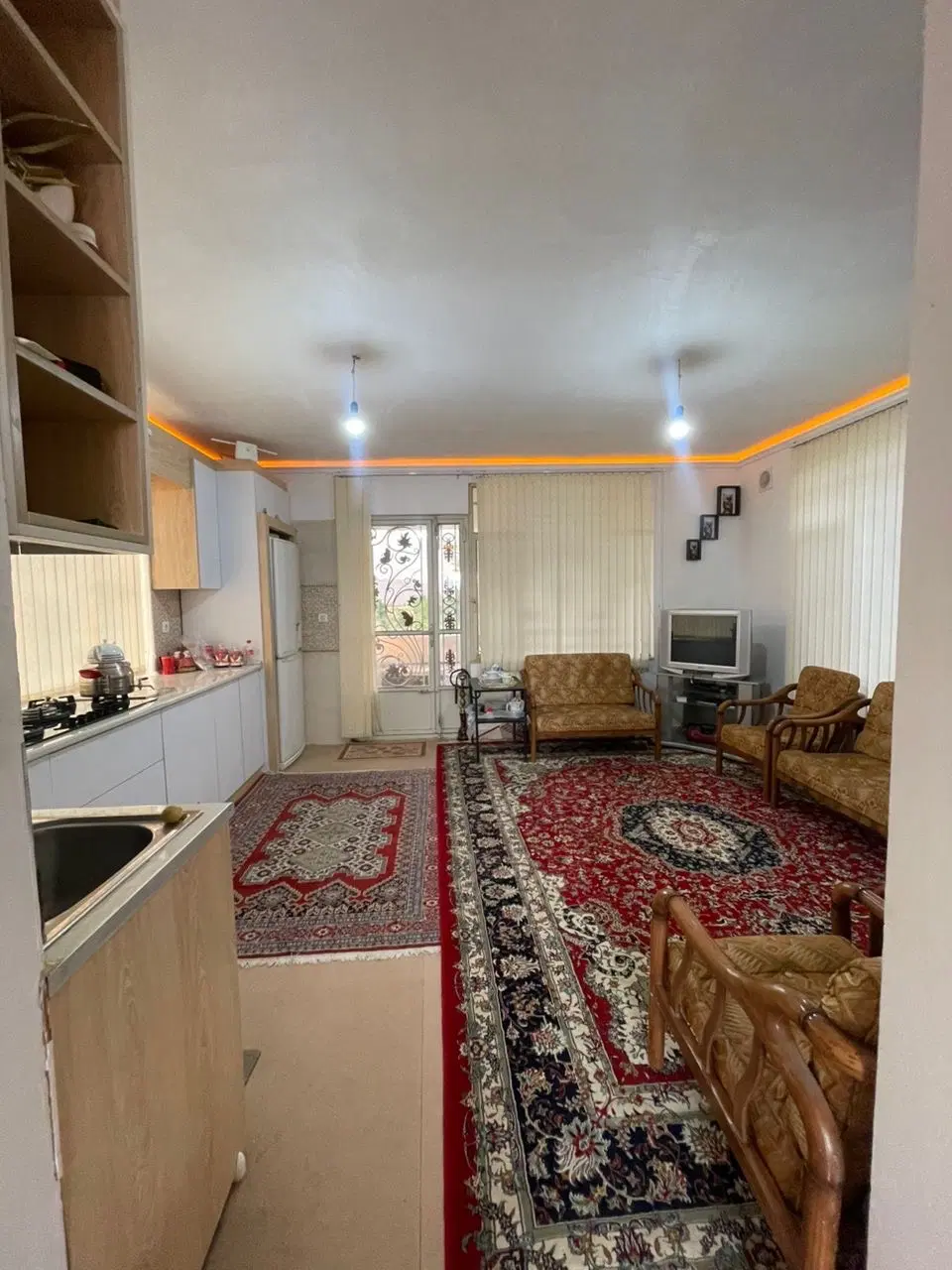 ۲۰۰۰ متر ویلا باغ