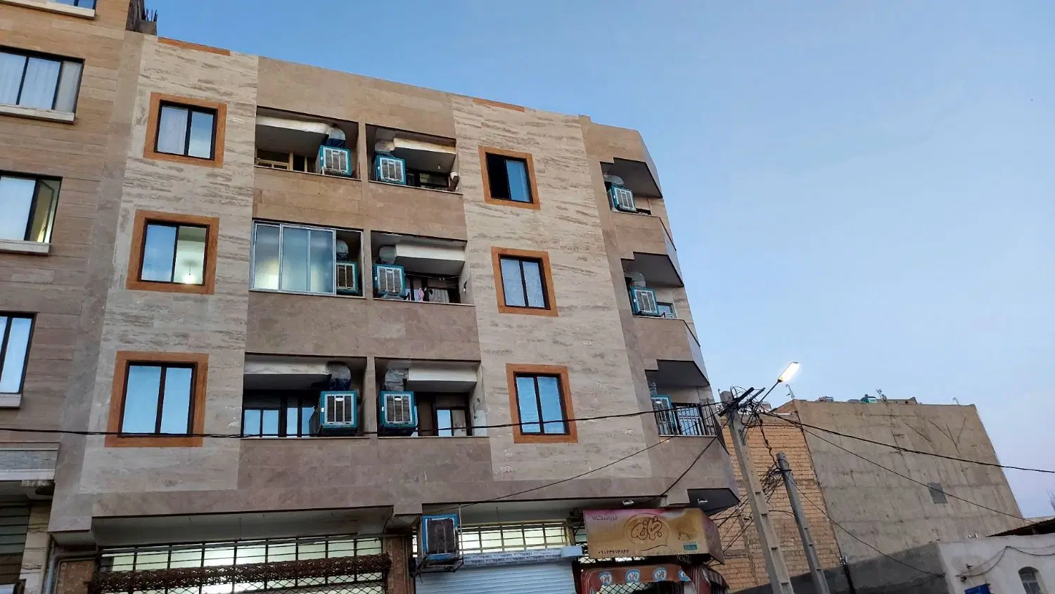 واحد آپارتمانی در کمالشهر