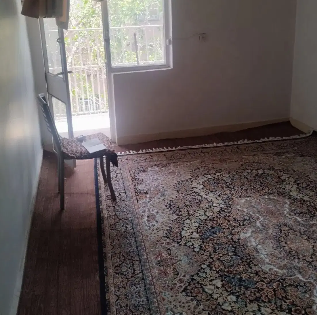 آپارتمان قرمز شهرک مطهری کیانشهر (بلوار رجب نیا)