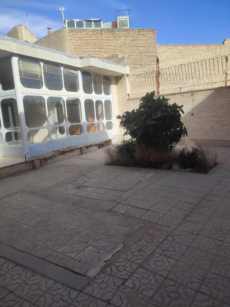 خانه مسکونی ۲۳۰متری سند تک برگ ۳خواب حیاط پارکینگ
