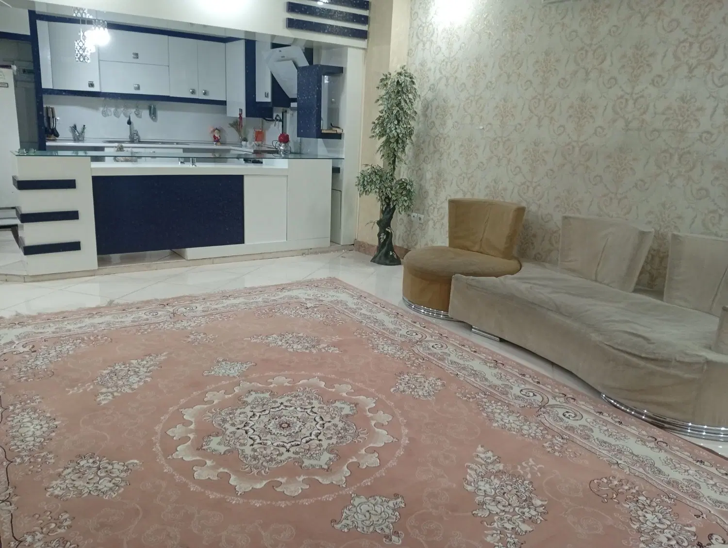 منزل . سوییت زوار