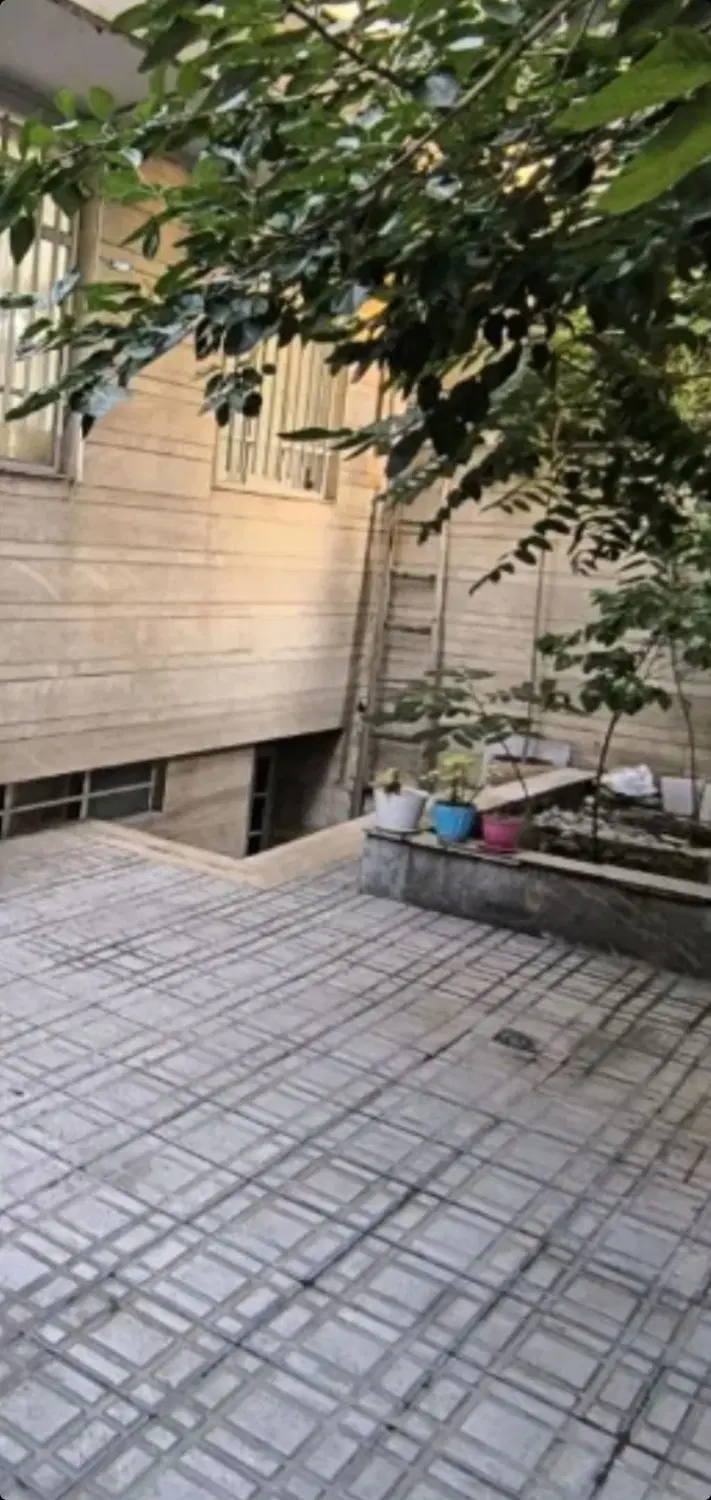 ویلایی سنددار،ماشین رو