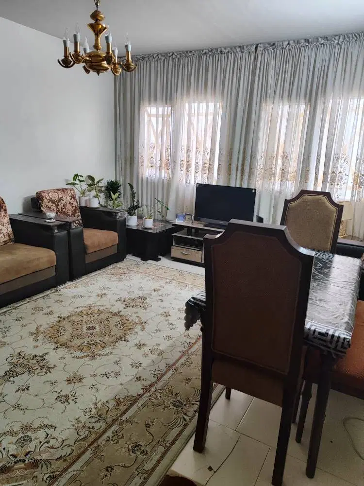 78 متری استراتوس