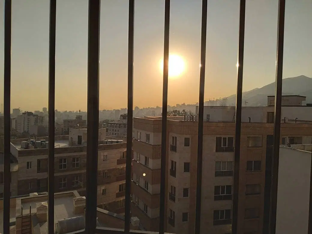 آپارتمان ۲۰۰ متر  ۳ خواب  تک واحد _ شهرک لاله