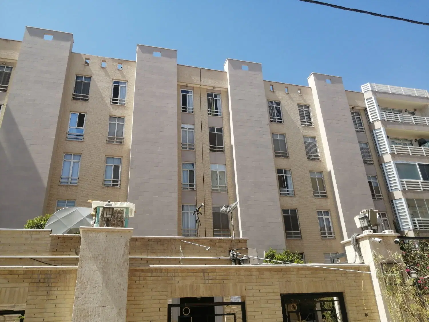 آپارتمان بلوارجمهوری کوچه شرق