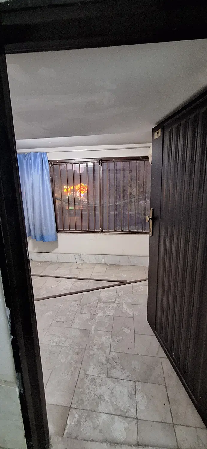 اجاره اتاقک در حاشیه معلم