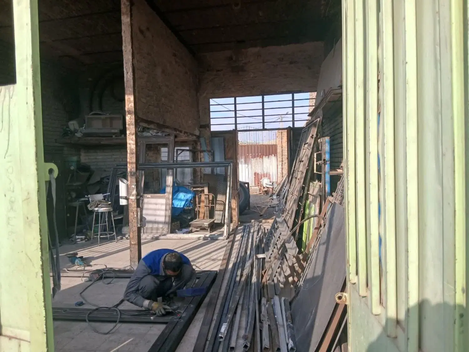 مغازه تجاری