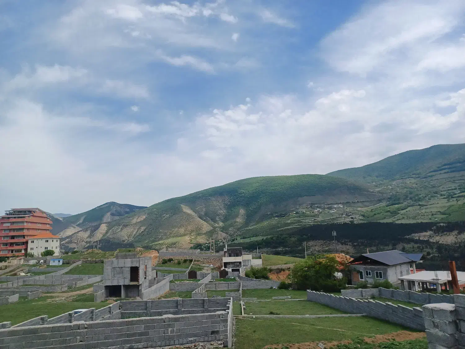 زمین مسکونی روبروی شهرک فوتبالیستها
