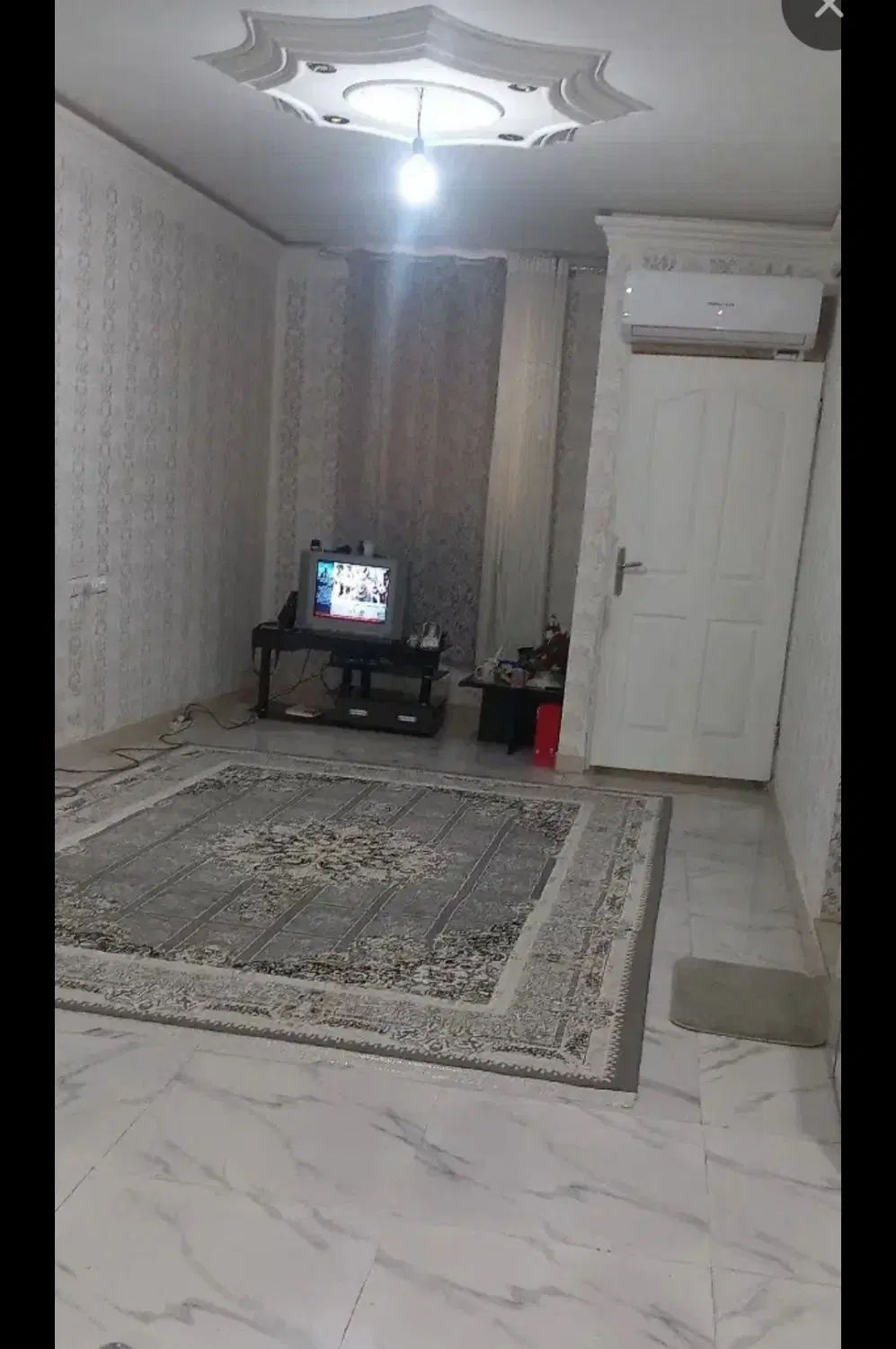 خانه ی ۶۷متری در اول جماران بدون خرج وتمیز