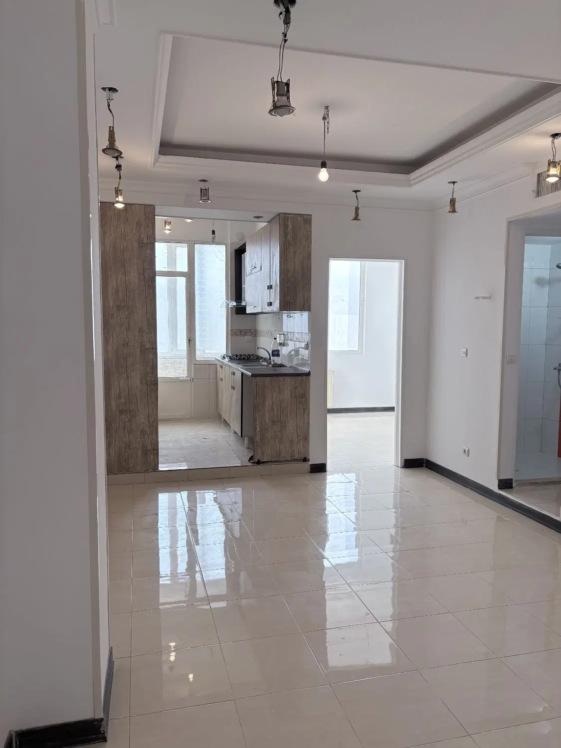 آپارتمان 44 متری با اسانسور در اندیشه