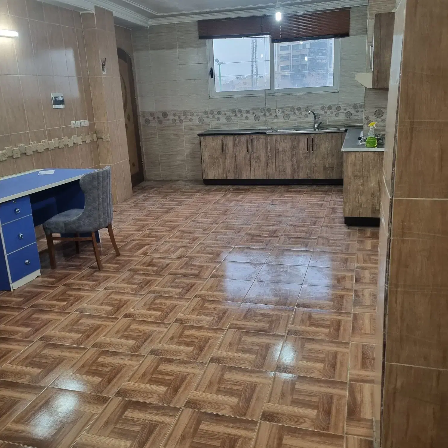 دفتر کار ۶۵ متری کنار گذر خرازی