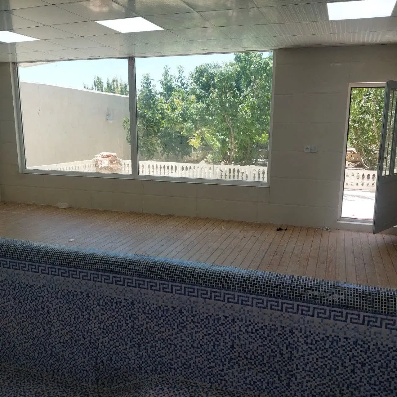 باغ ۷۰۰ متری فروشی در صفادشت