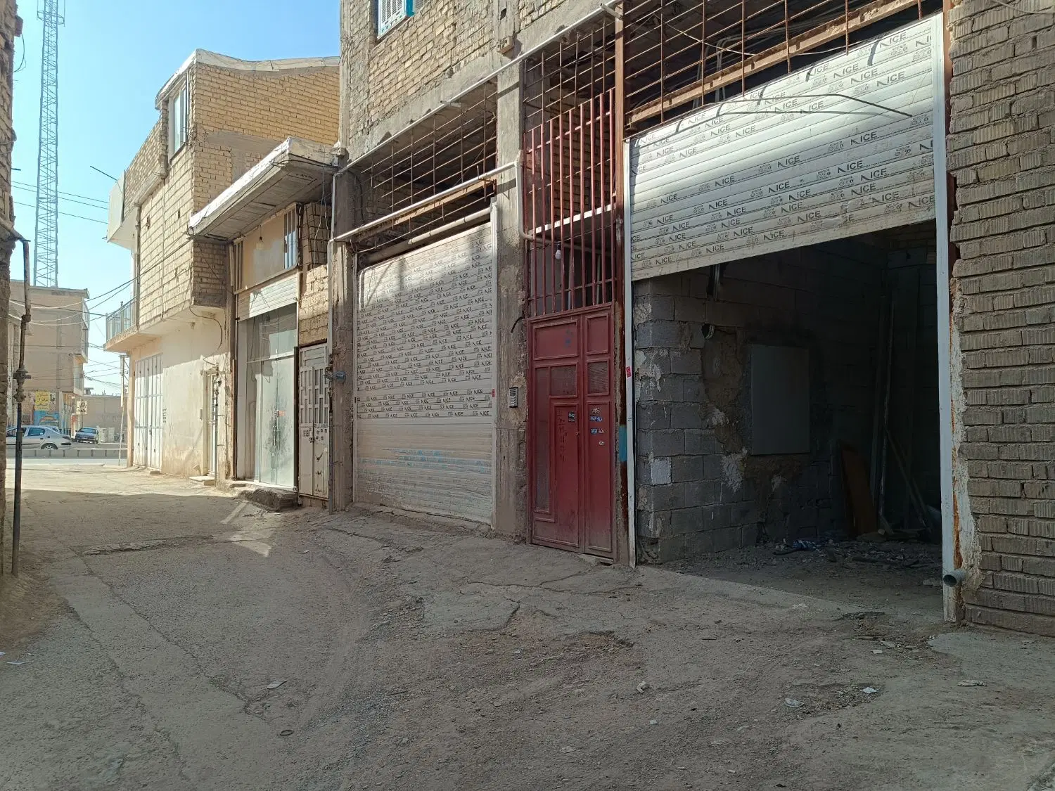 مغازه تجاری در کوچه 4سیاوش کرونی