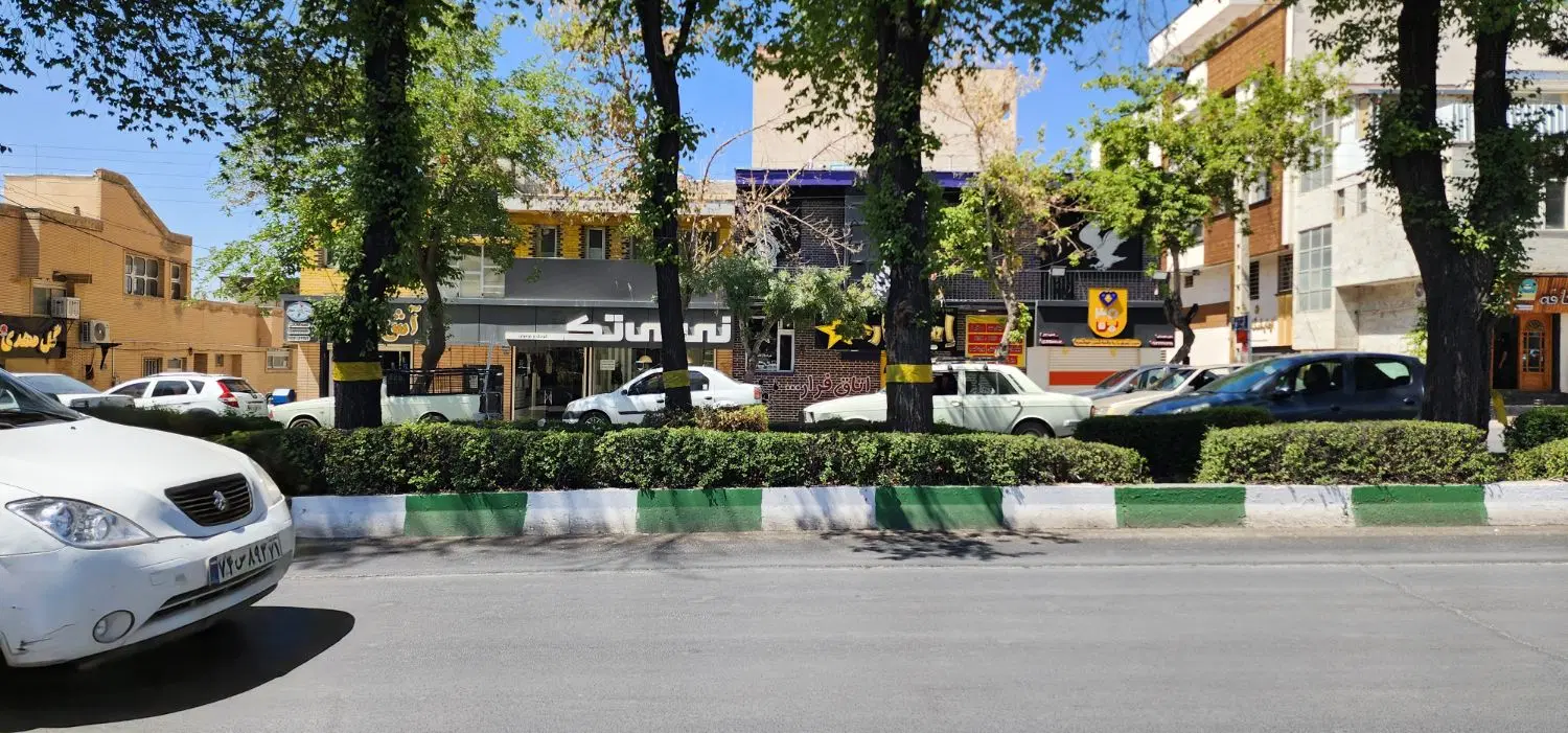 144مترتجاری وانباری نبش ک۴۷ کاشانی روبروی شیرینکام