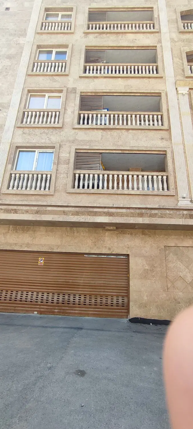 اپارتمان ۹۰متری با پارکینگ و امکانات طلاییه شرقی