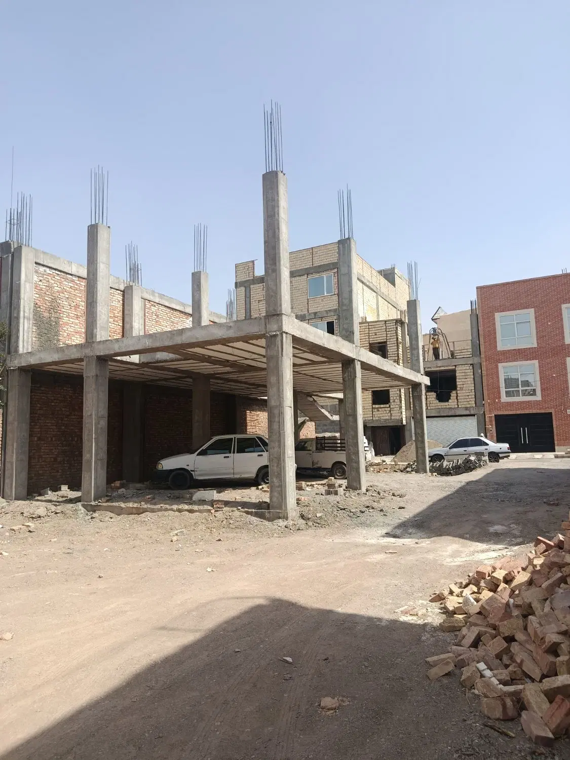 غدیرشهر نیمه کاره ویلایی