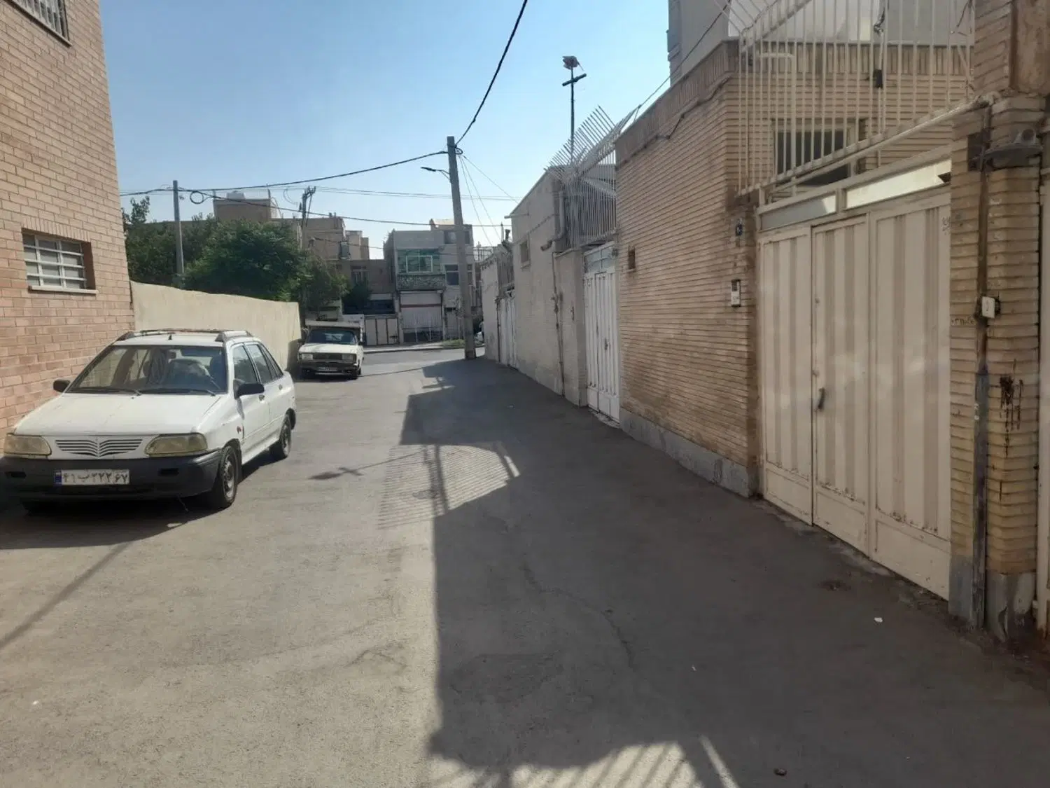 ویلایی دربست بر کوچه ۸ متری حیابان شاهد