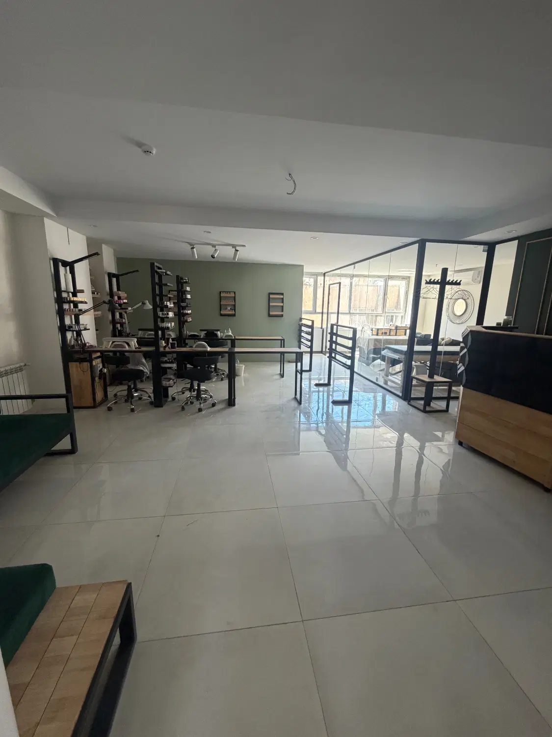 اجاره میز ناخن