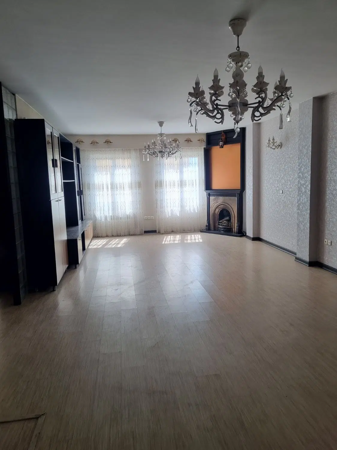 یک واحد اپارتمان سه خوابه