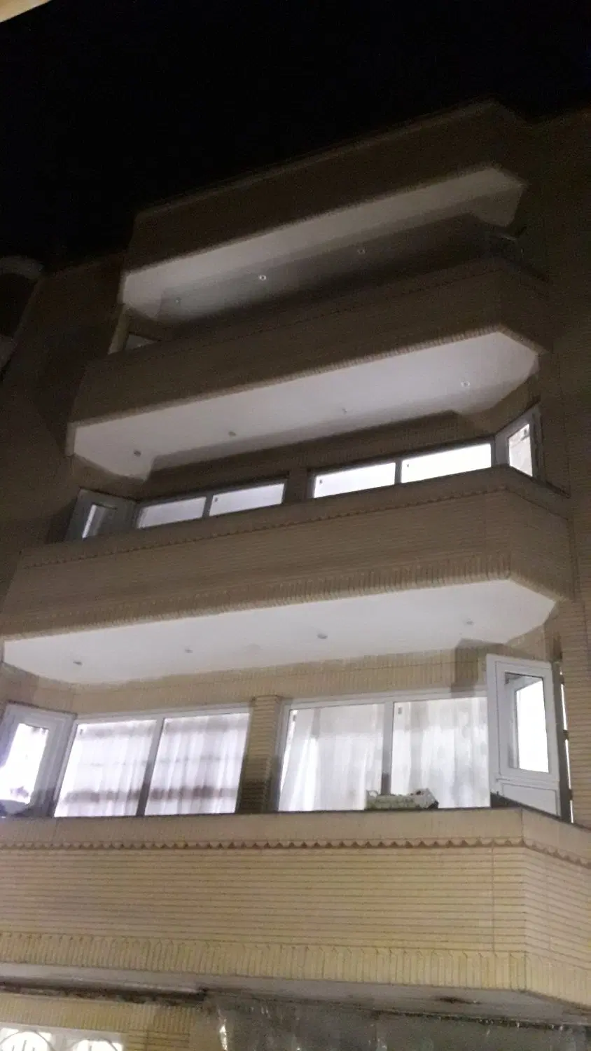آپارتمان ۱۲۰ متری