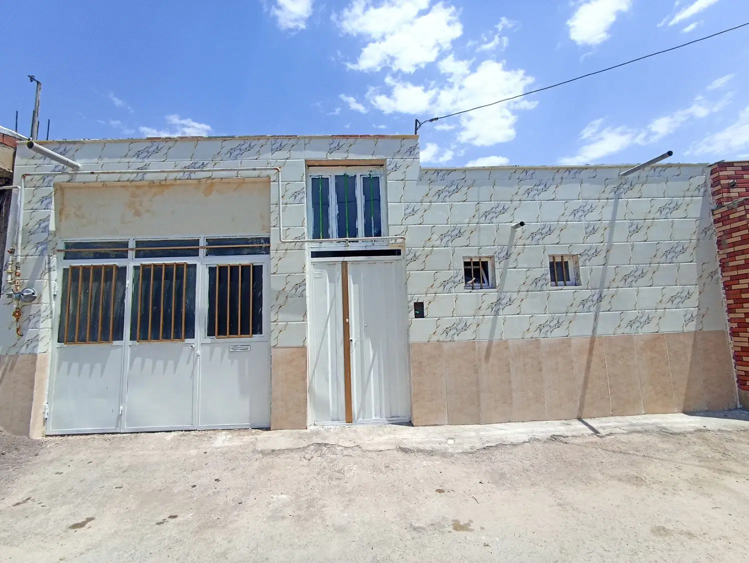 ملک فروشی