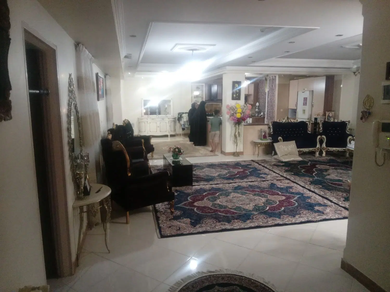 ۱۳۰ متر تک واحدی