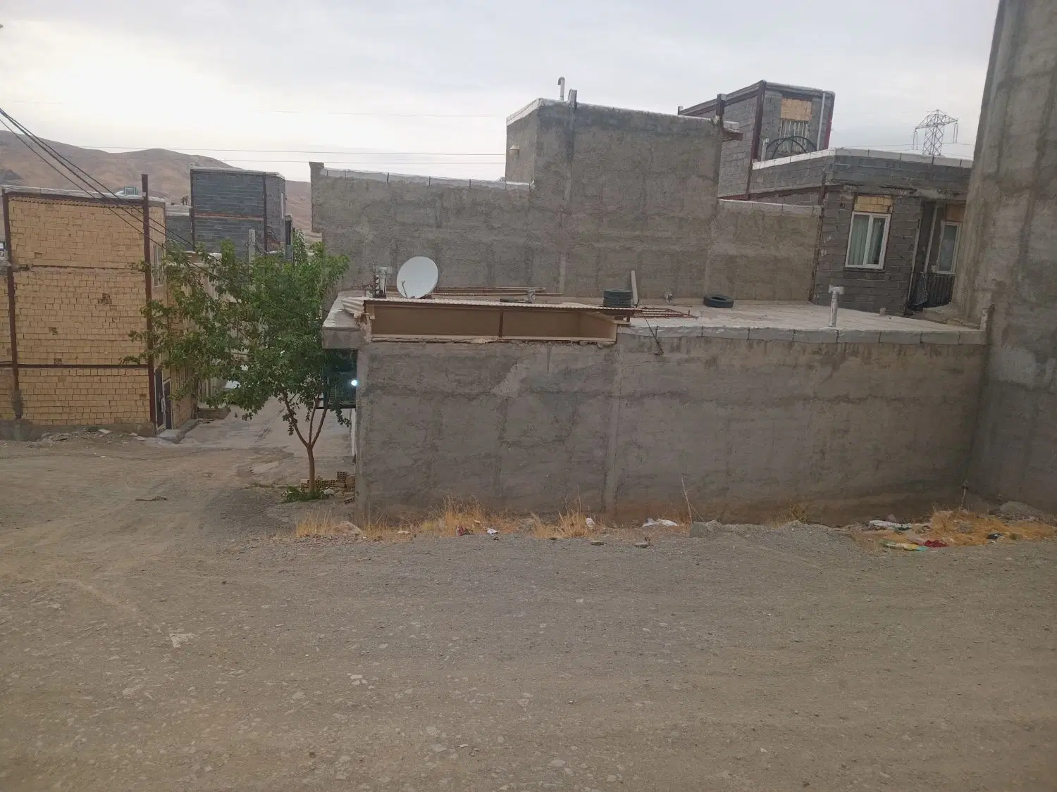 زمین80متری دونبش نایسرشهرک اوان