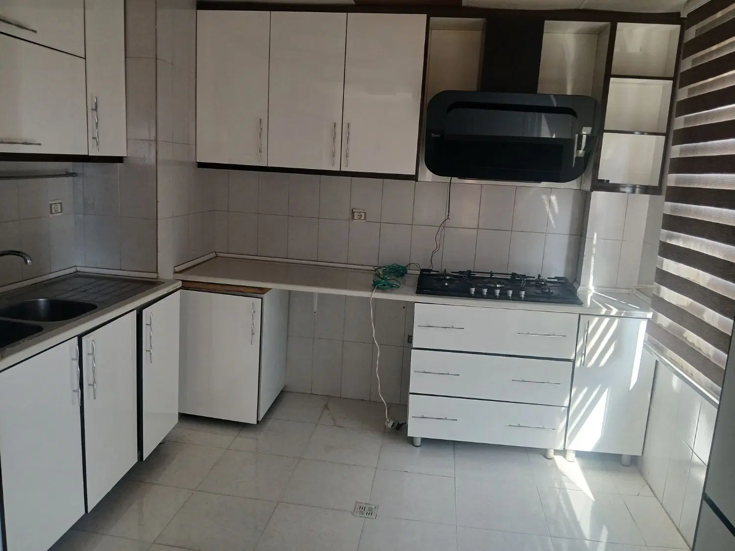 فروش آپارتمان دوخوابه دونبش بهاران