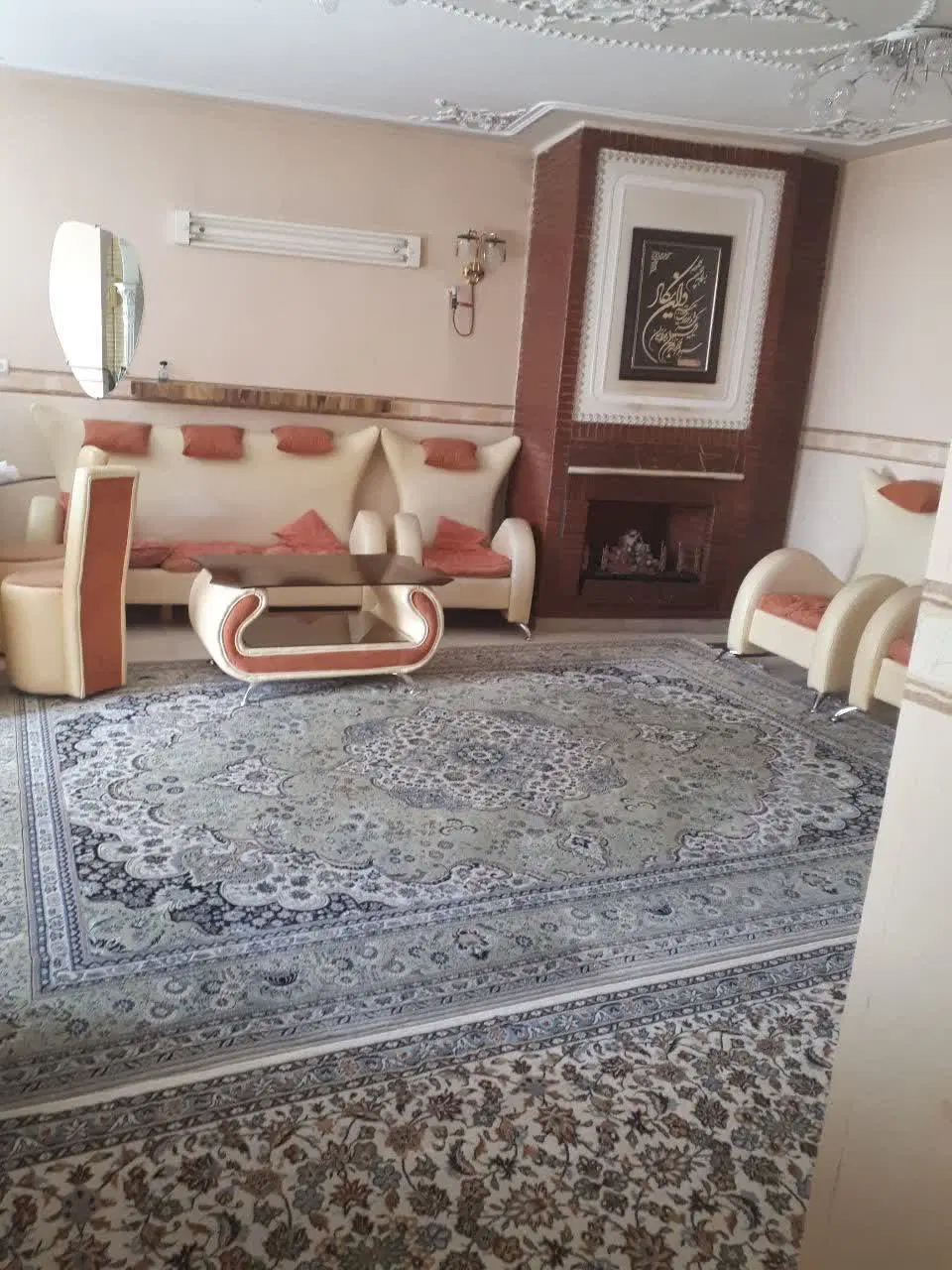 رهن و اجاره ویلایی دوطبقه با یک سوئیت