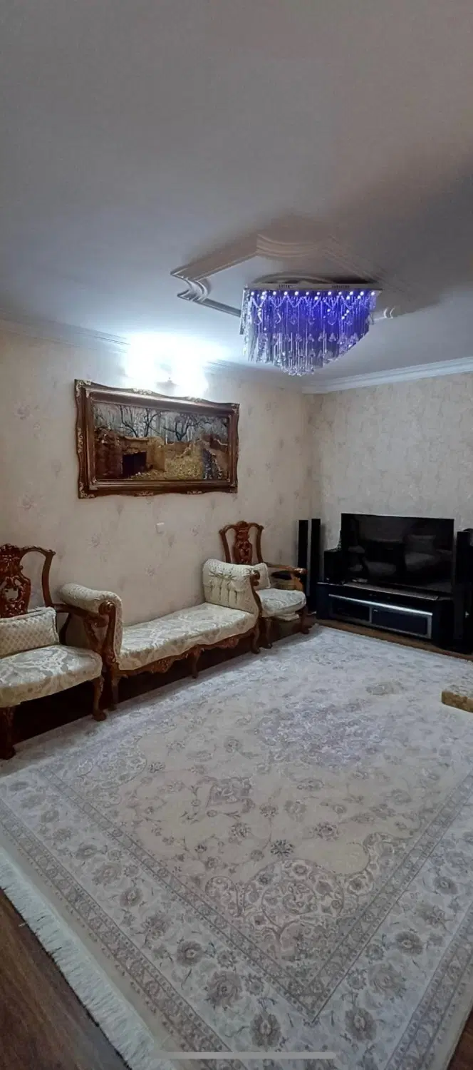 ۶۸متر جنب مترو فرهنگسرا