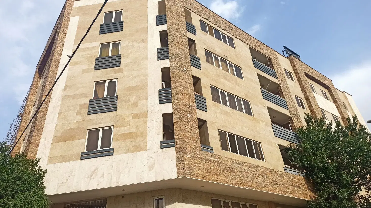 اجاره آپارتمان165متری2پارکینگ دوکله دارای حیاط