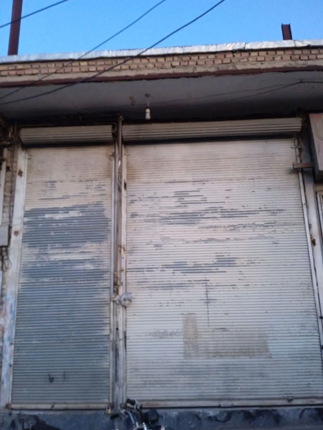 مغازه ۱۰۰متری در خیابان بهشتی