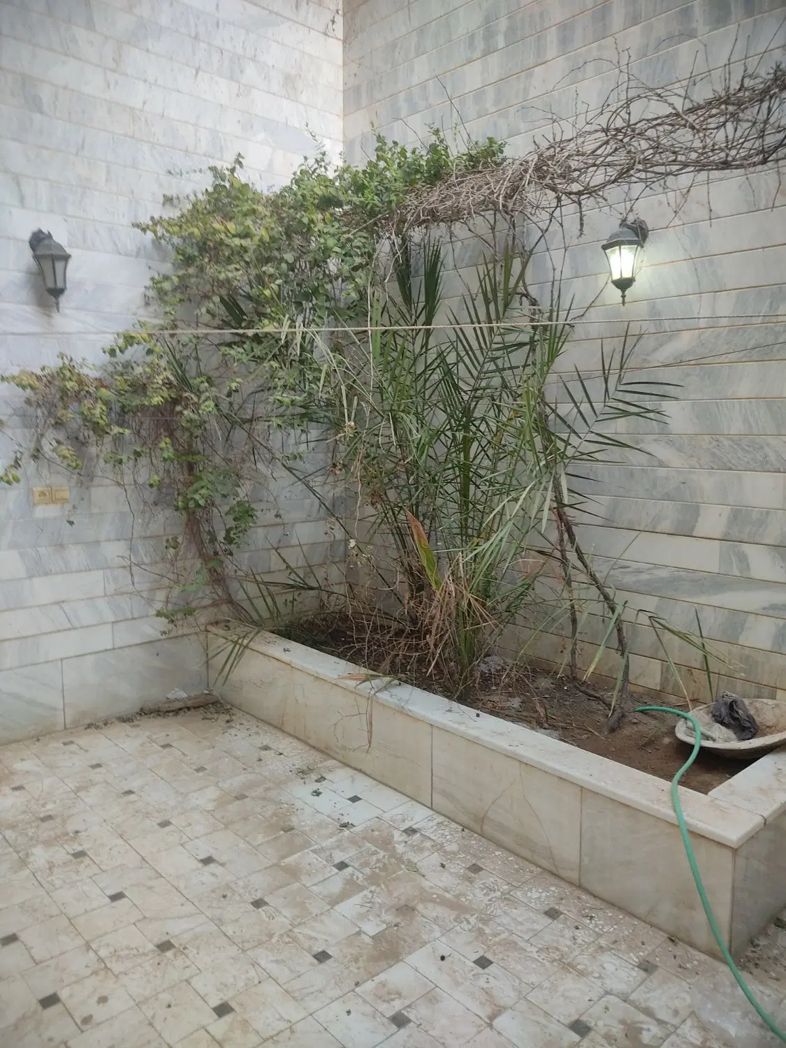 اجاره 120 متر زیر زمین_دو خواب_حیاط اختصاصی