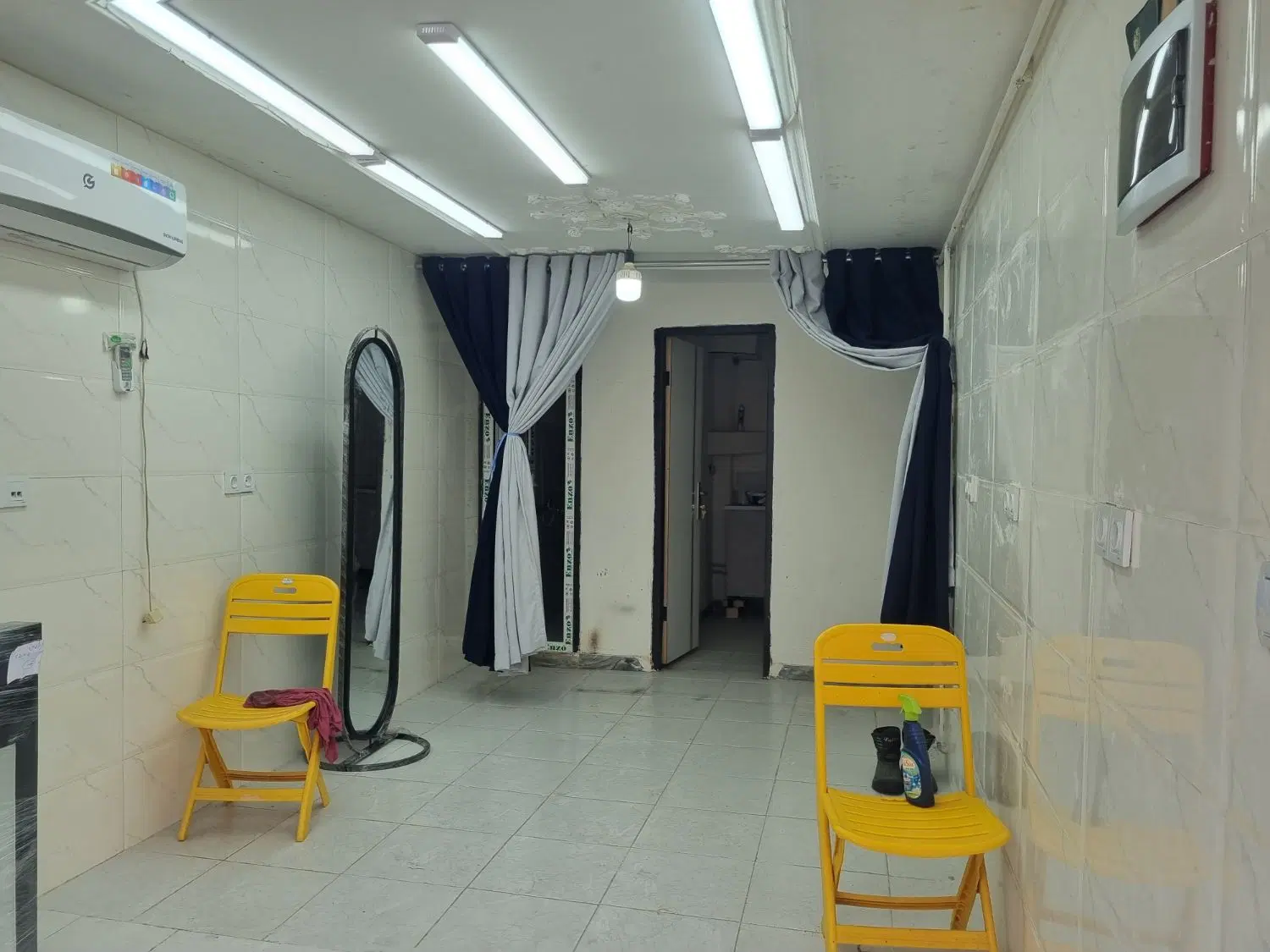 یک باب مغازه
