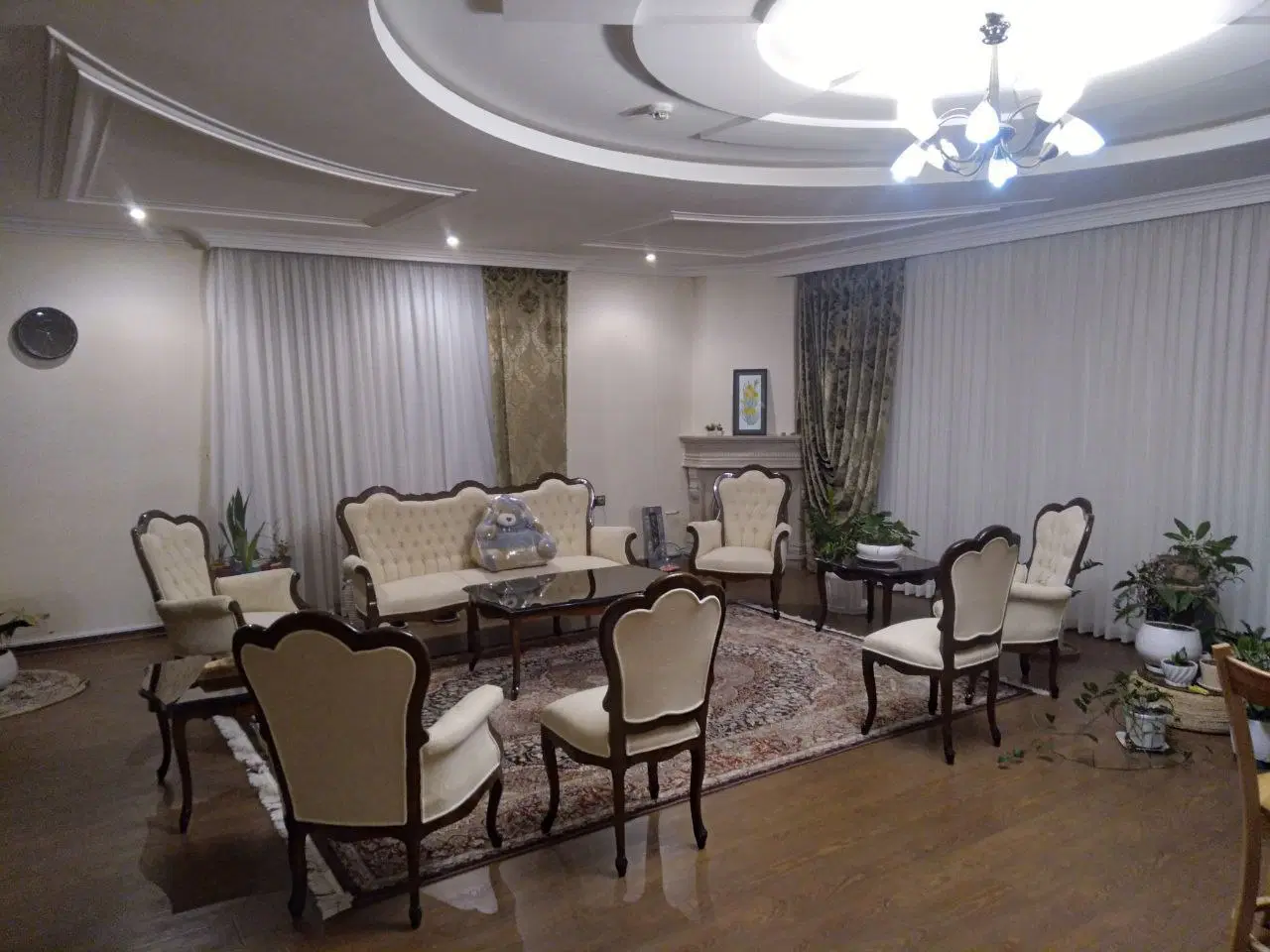 ۲۰۰ متر دندان پزشکان زیر فی