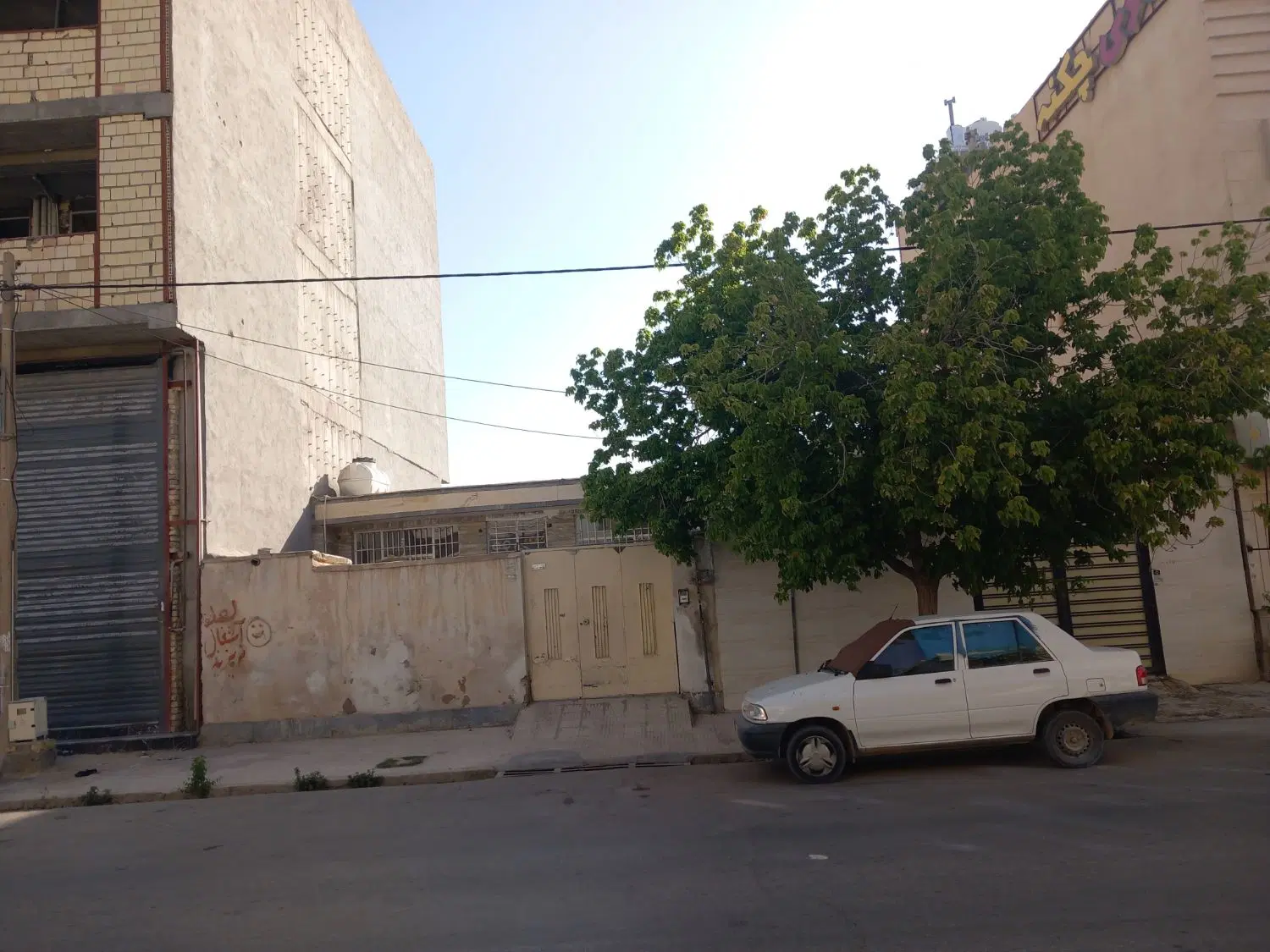 منزل تجاری موقعیت بیست متری  دوبر خیابان